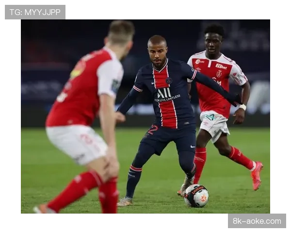 巴黎vs兰斯，客队门将屡献神扑，力保球门上半场不失